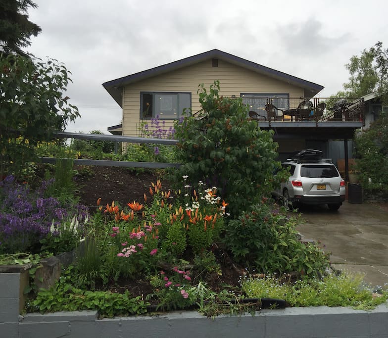 Home is located in the desirable South Addition Downtown neighborhood! South facing with a view of the mountains from all the front & East windows.