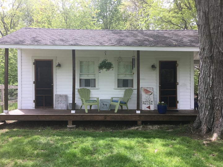 Cozy All Season Cabin Near Beach at Rockbriar Farm