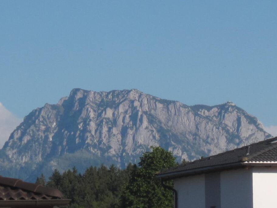 Traunsteinblick von unserer Terrasse. View "Traunstein" from our terrace.