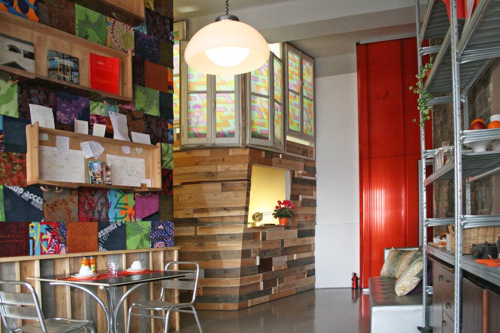 breakfast room