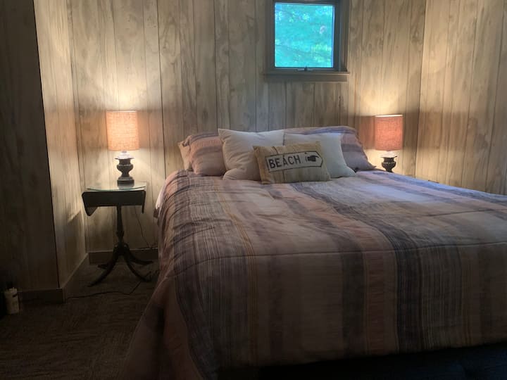 Втора спална соба, брачен кревет (широк 150-179 см), брачен кревет (широк 180-179 см)