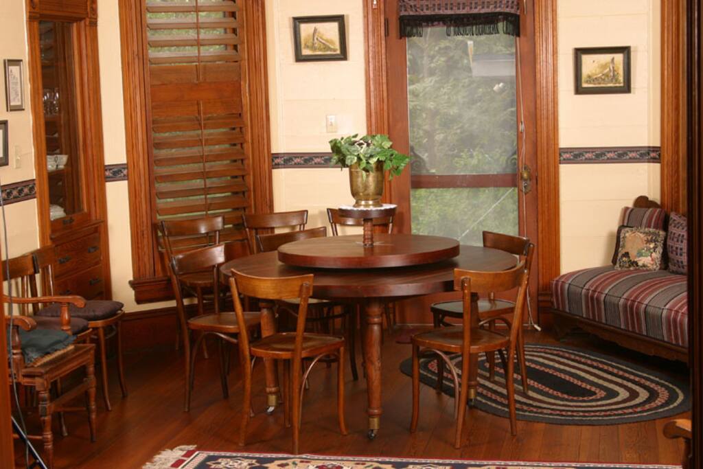 Includes a full gourmet breakfast served at guests' discretion.