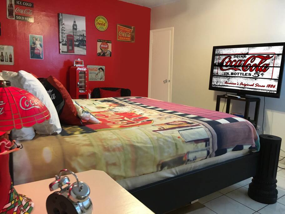 Pedro S Place Coca Cola Theme Room Houses For Rent In Miami