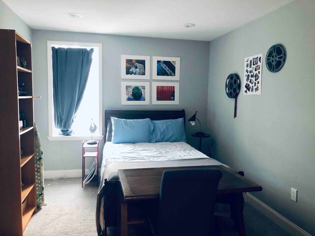 Cozy Hopkins Room and Office