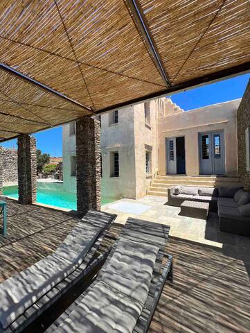 Sunset Sifnos Villa gallery image 3