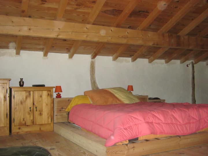 chambre sur mezzanine au dessus du séjour, 40m2