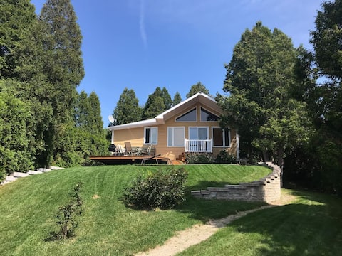 Chalet by Lac St-Jean with beach
