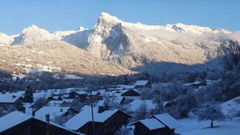 Wood chalet – Wood-burning stove 5 min to ski/cable car