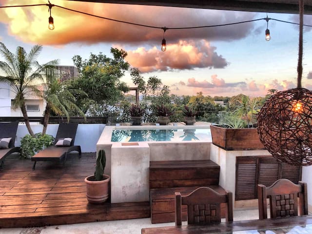 ☆ Lux Tropical Penthouse ☆ Ultra-fast WiFi ☆ Bikes