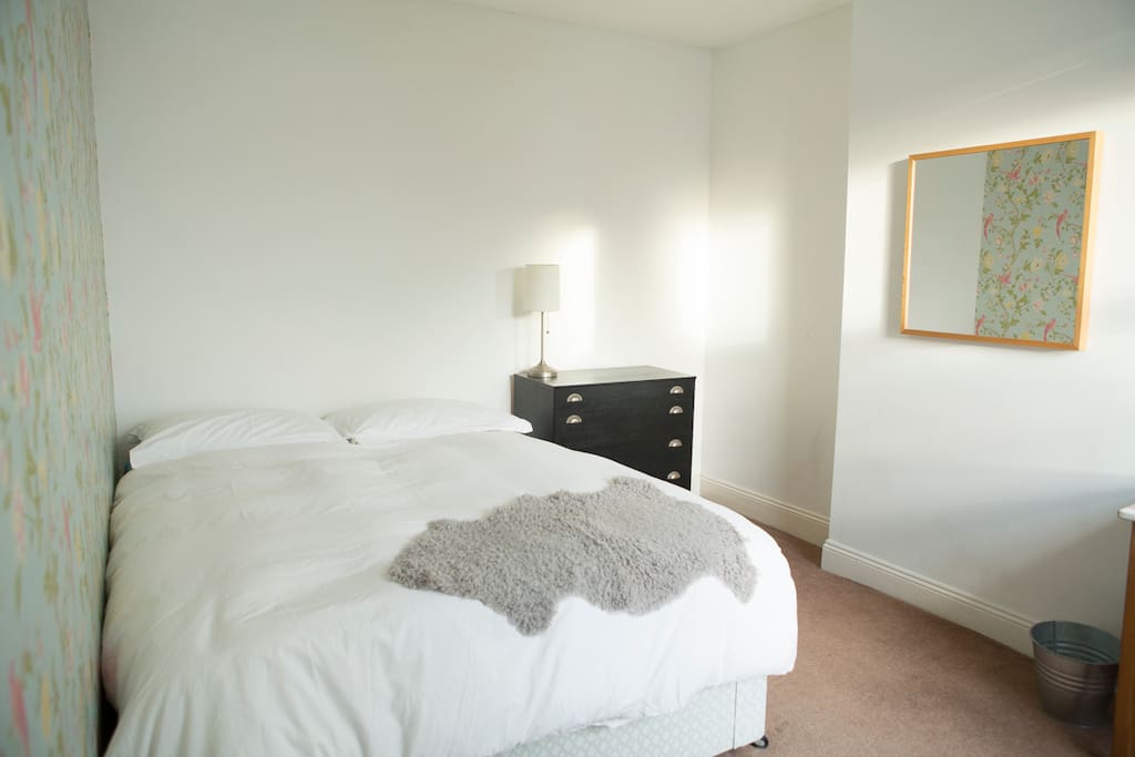 Big double bedroom, south facing, warm and sunny room