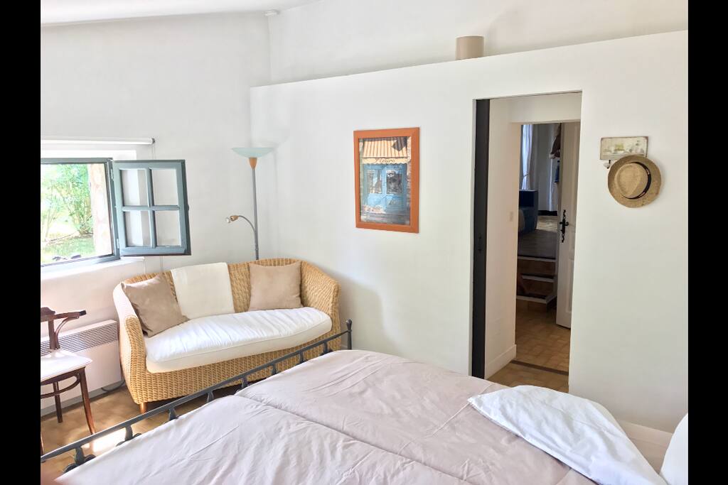 Bedroom with flatscreen (Netflix, Apple TV)