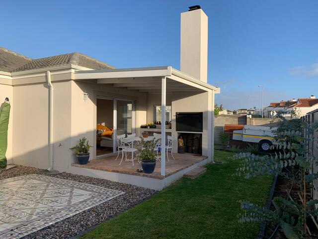 Spacious Family Home! gallery image 2