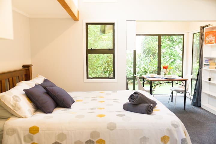 Pohutu Studio, Rotorua