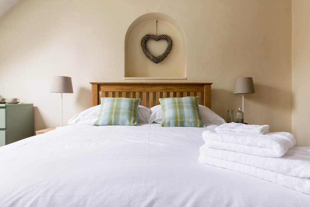 Main Double Bedroom