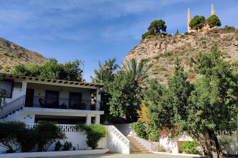 Chalet at the foot of Mola Castle, Novelda