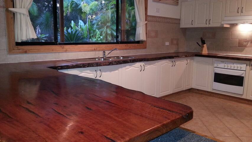 Oasis by South West Rocks 1&2* gallery image 4