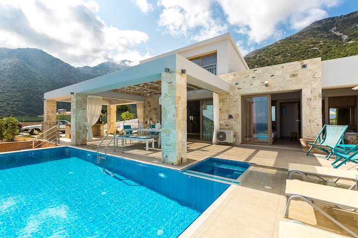 Sugar Villa, an exquisite summer retreat gallery image 2