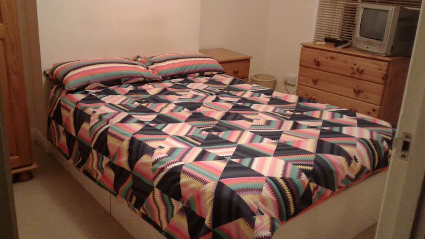 Private Double room, Camden Town,London