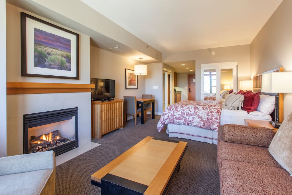 Large Studio with cozy fireplace