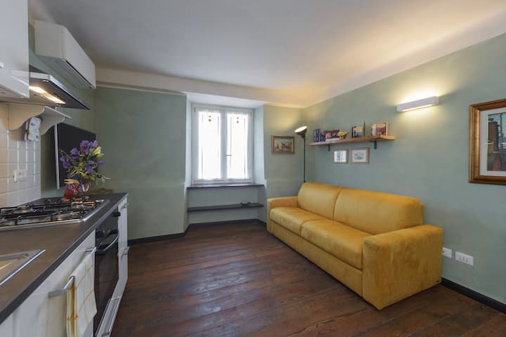 客厅/厨房配备烤箱和洗碗机