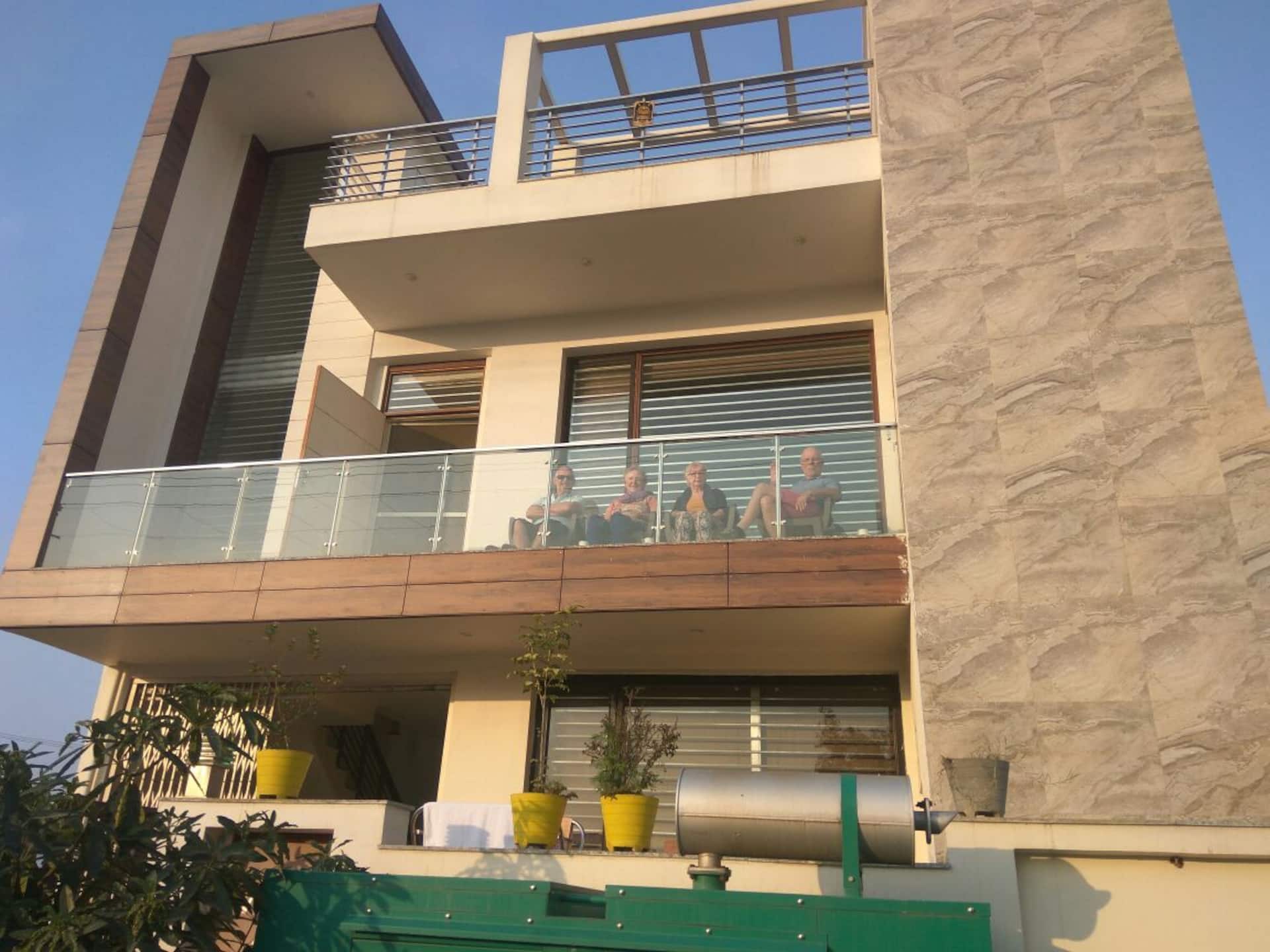 Indian Homestay Agra 3bhk apartment