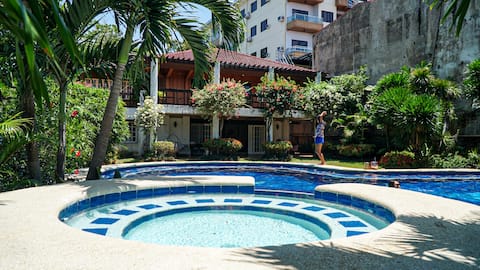 Private Beach Villa in Anza Mactan w/ Ocean View