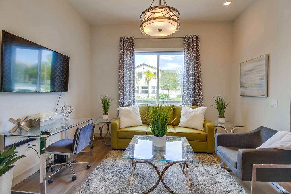 Luxury model home for business and family
