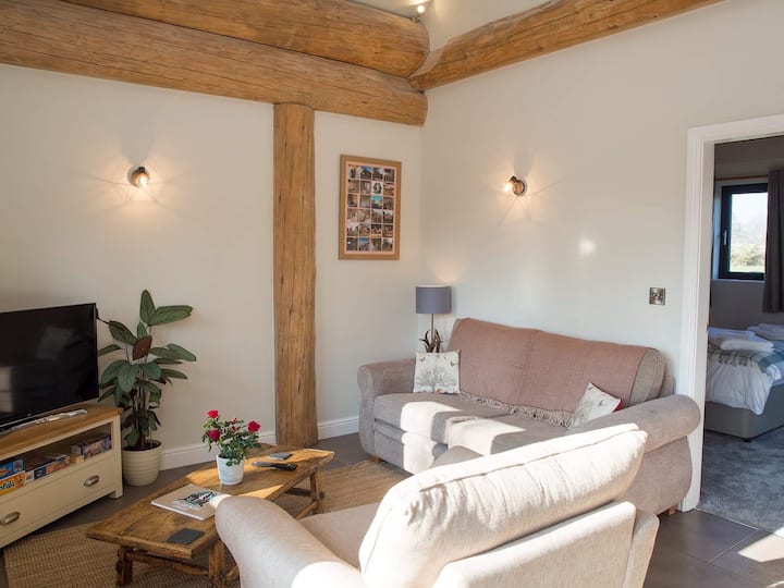 Knotty and Nice photo 4