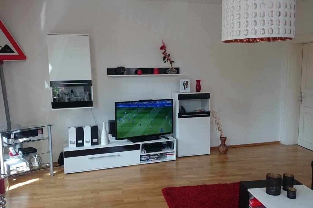 Wohnzimmer (living room)