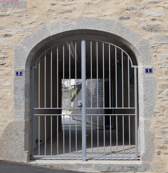 porte cochère d’accès, rue Saint Mathieu