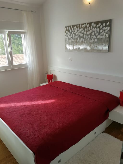 Schlafzimmer 1