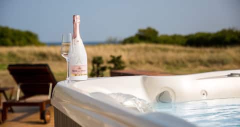 Top Airbnb: Strandhuset Caroline in Faxe