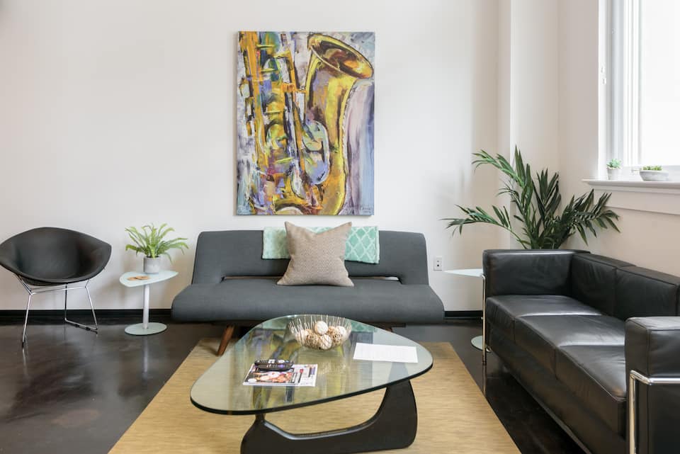 Bright, Modern Loft One Block from Bourbon Street — zdjęcie 1