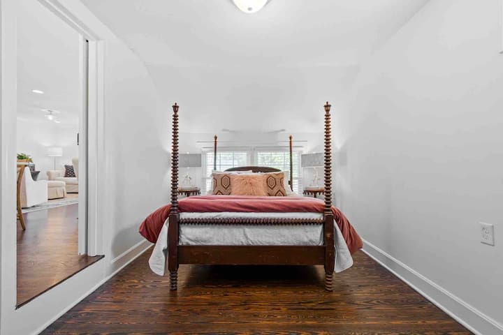 Брачен кревет (широк 150-179 см)