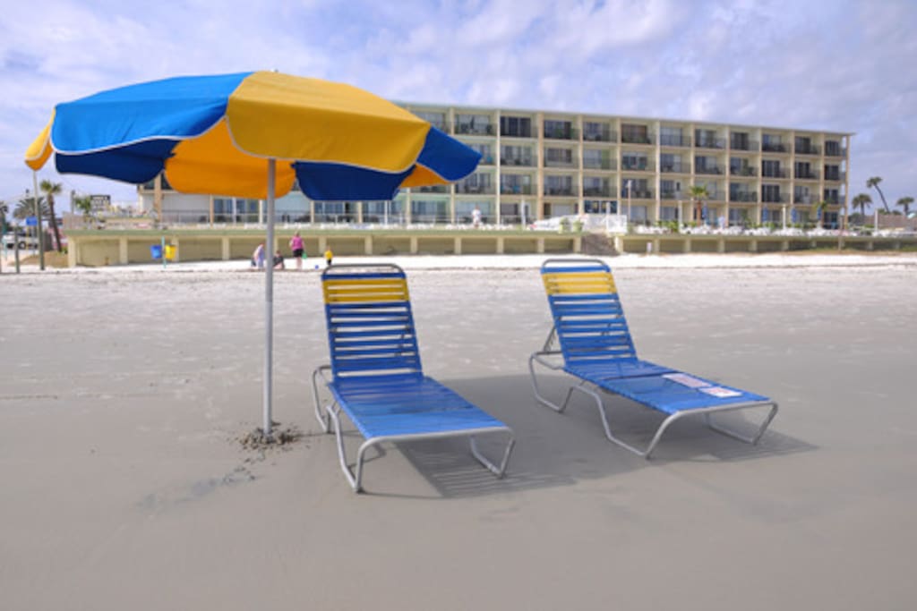Daytona Inn Beach Resort from ocean
