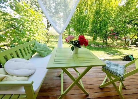 Successful Airbnb property: ★Secret Garden★TIVOLI park★ CENTER APT with terace in Četrtna Skupnost Rožnik