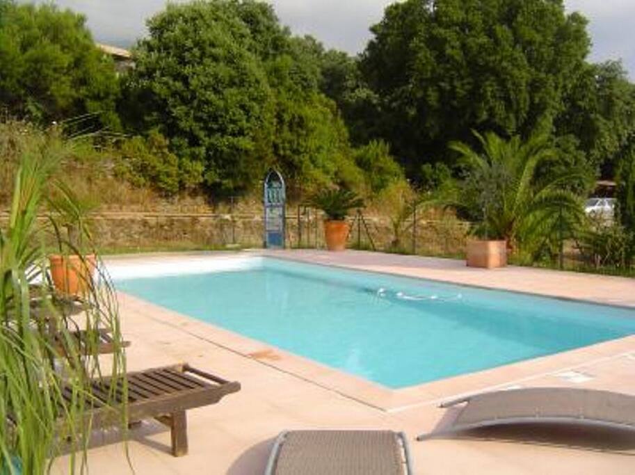 Piscine à partager avec les autres vacanciers