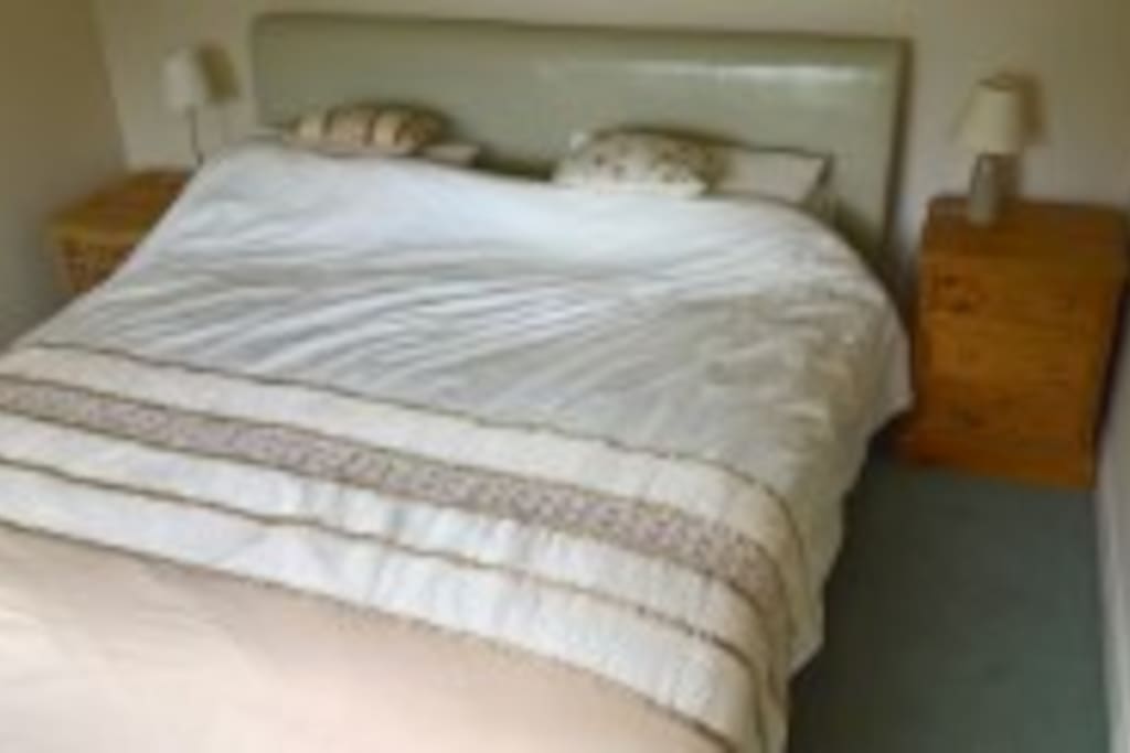 King size bed
