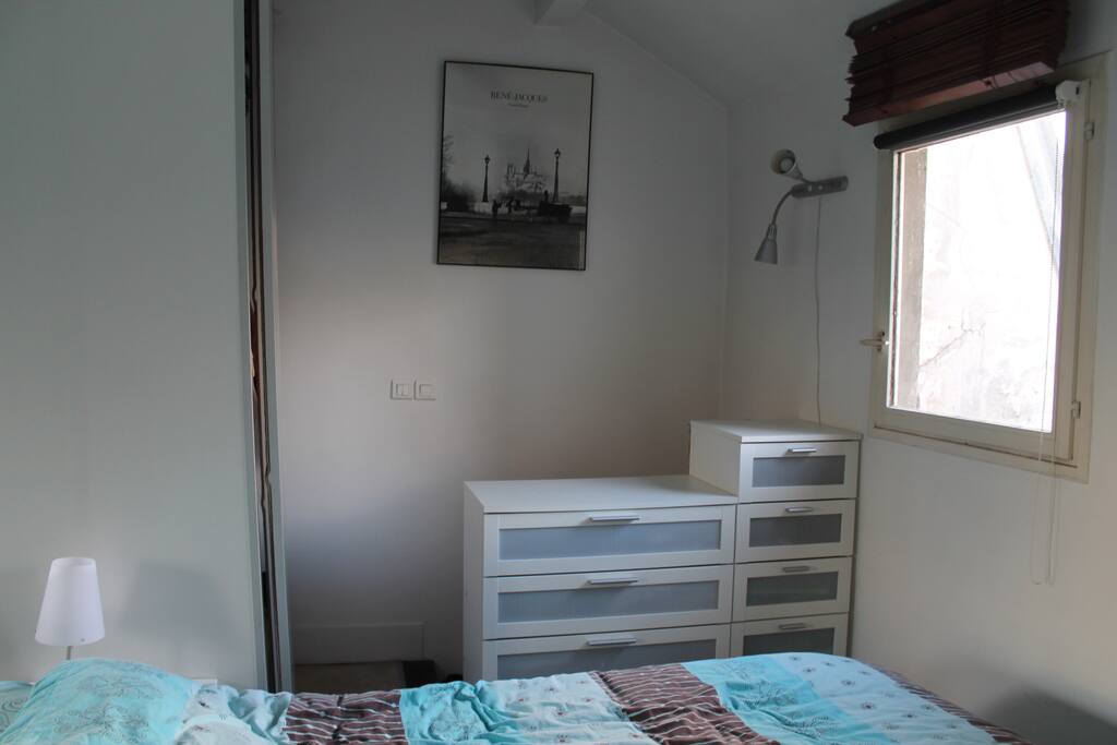 La chambre (en haut)