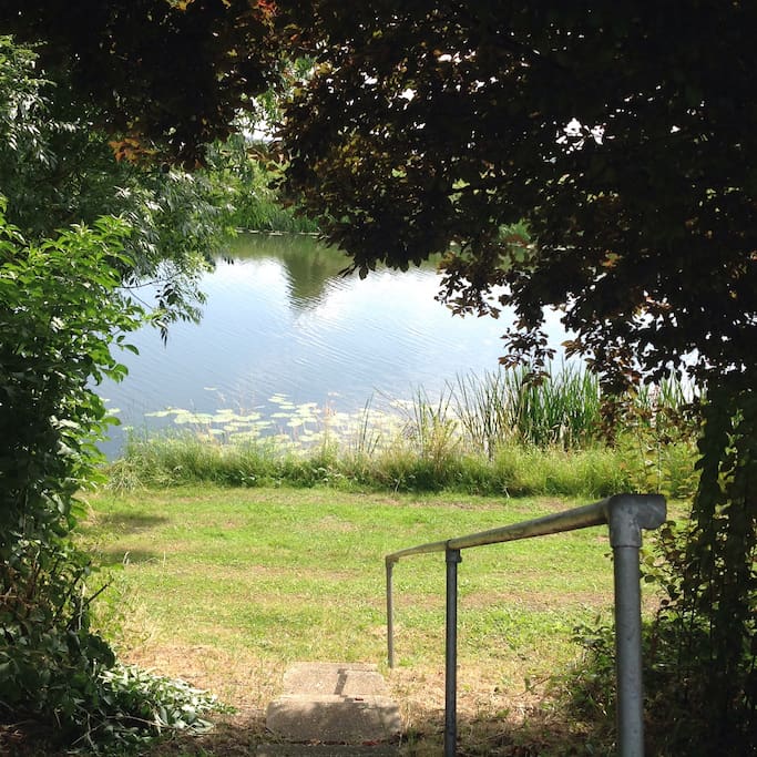 The caravan is situated by the River Ouse. Plenty of space to relax or walk.