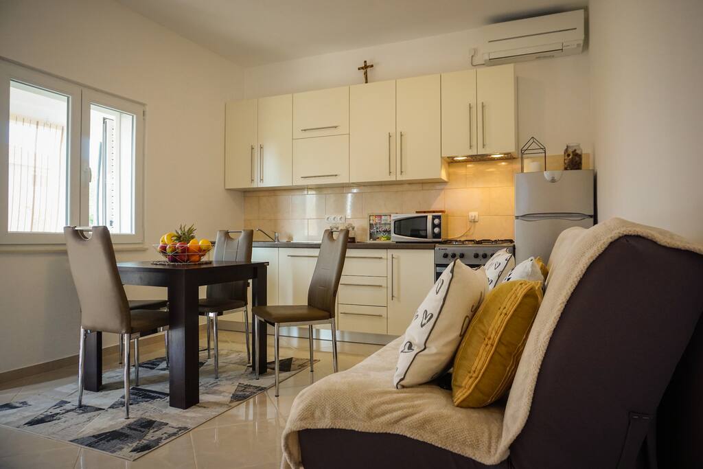 Fully equipped kitchen