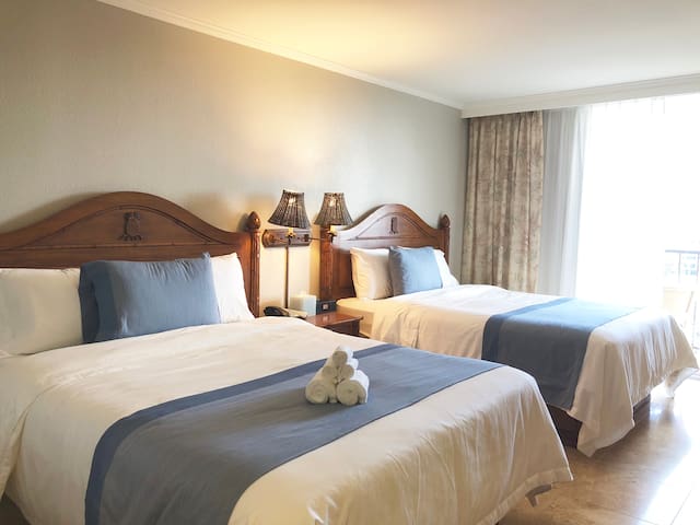 Luana Waikiki hotel- Ocean View & high floors