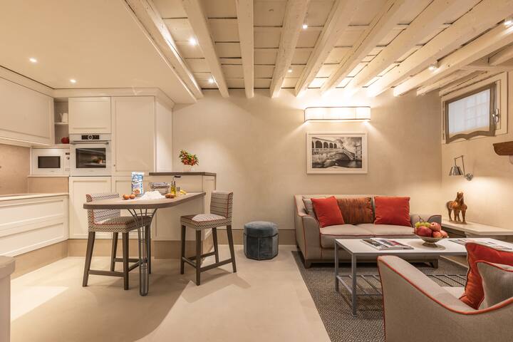 La Baruffa House with Private Garden! gallery image 5