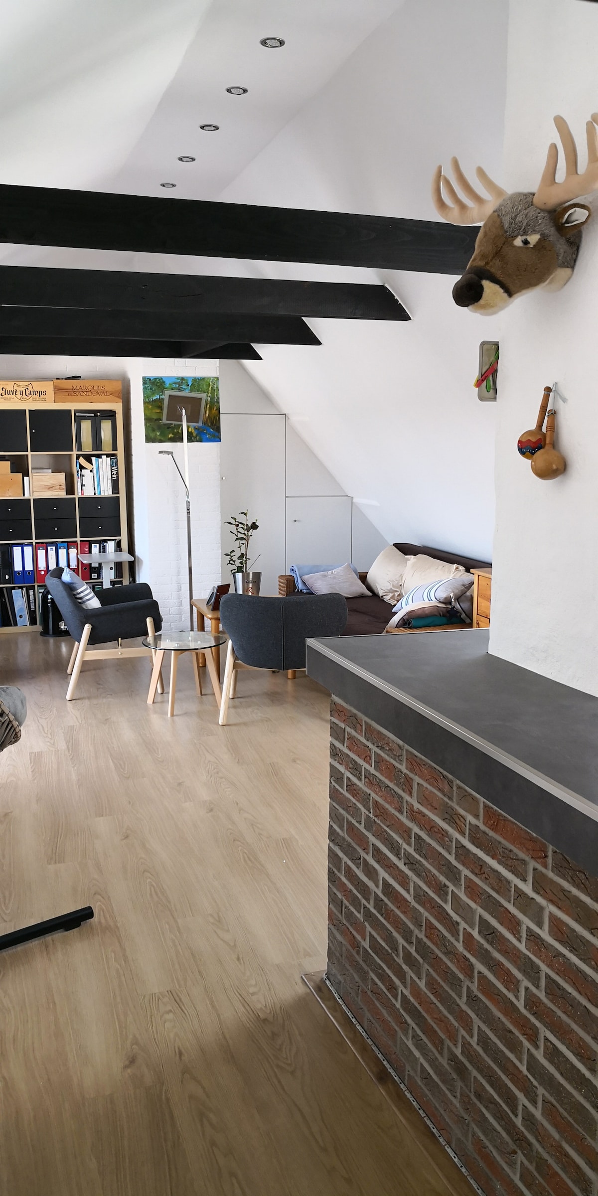 Leistungsstarkes Airbnb: 赞 ☀️ The Cozy Penthouse by the Fair 🌞 in Düsseltal