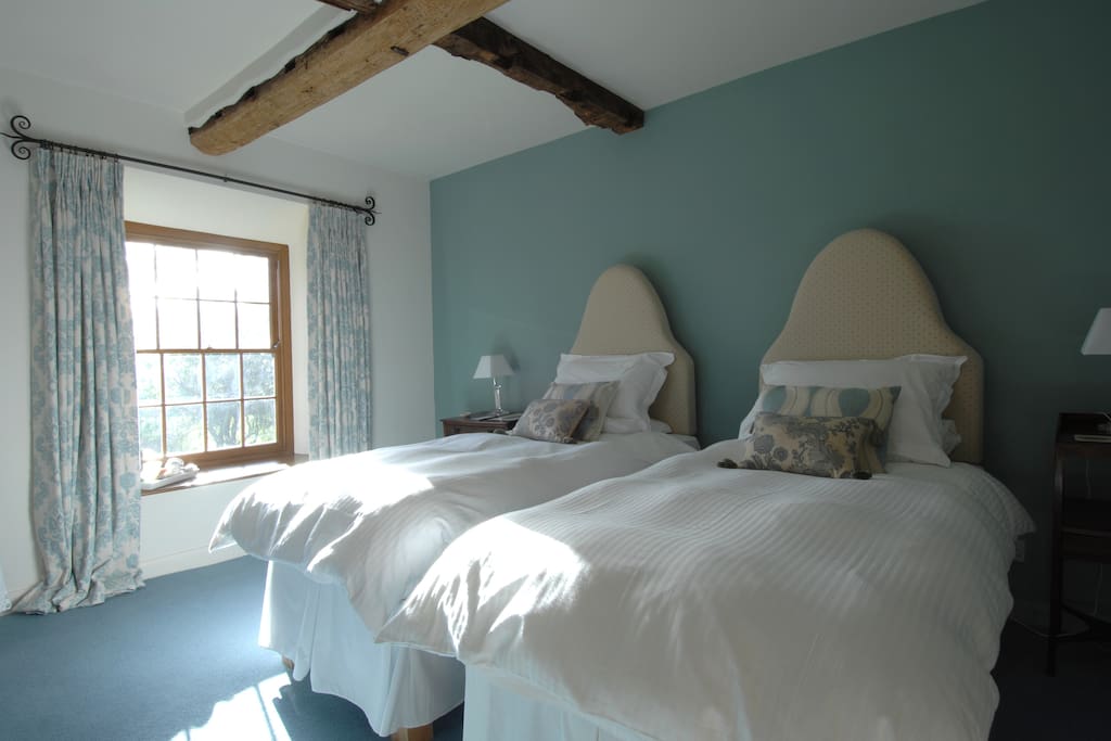 The Notts - Twin bedded room