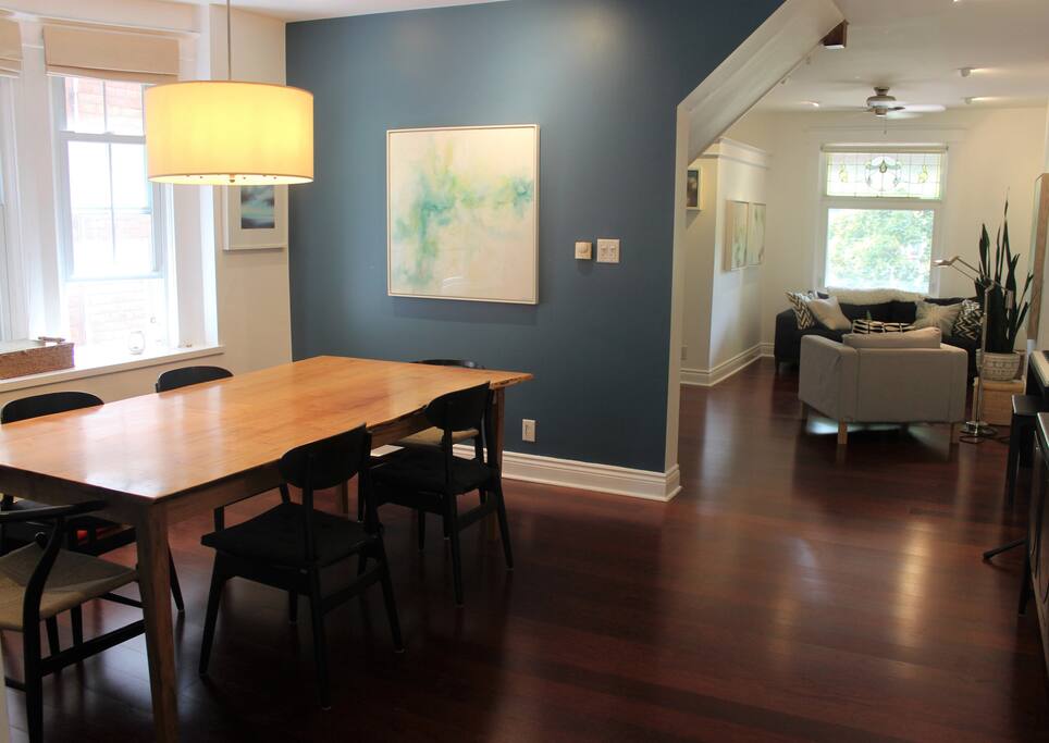 Central dining area.