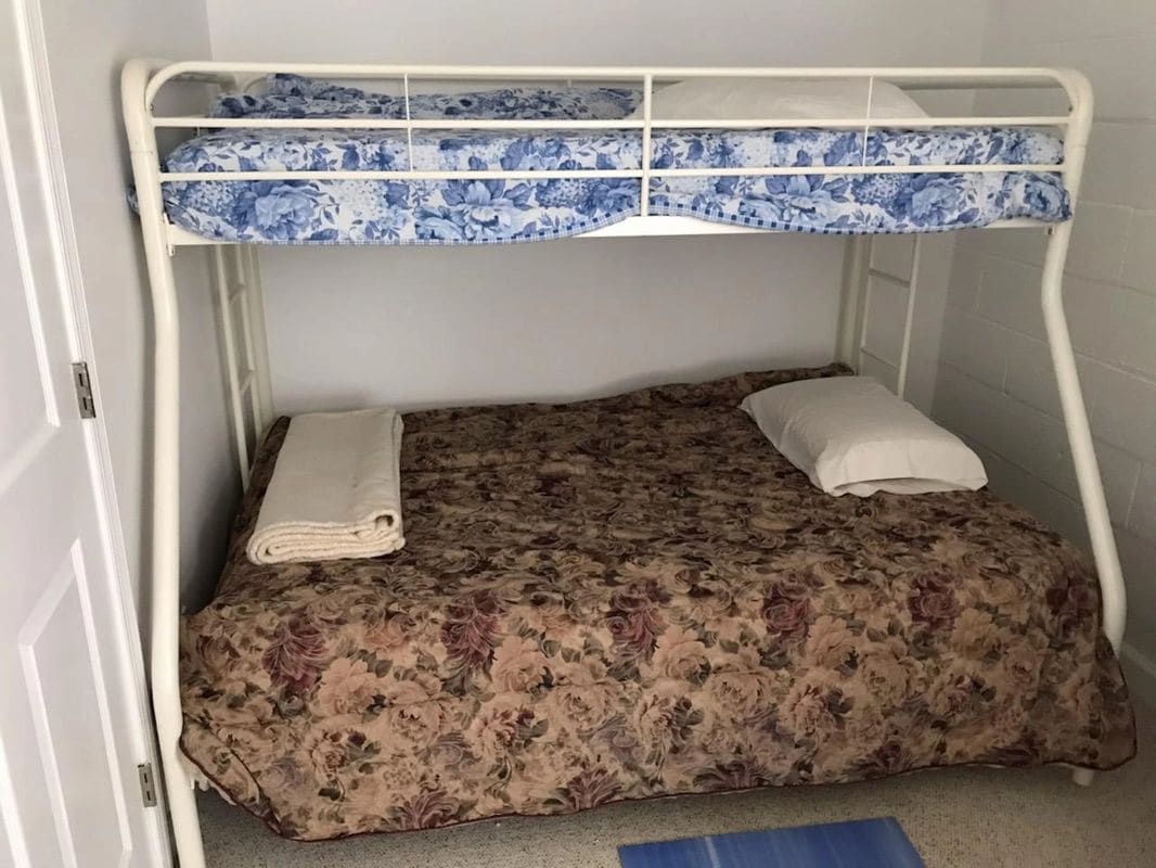 Chambre 3 Deux lits superposés