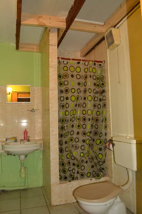 Pieza N° 6 Baño