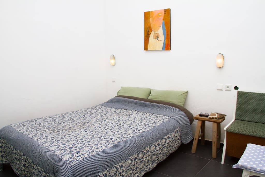 a queen size bed