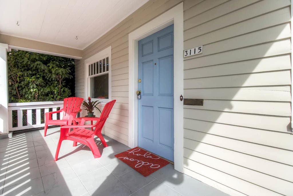 Relax on the front porch with Portland's local home-grown goods: a cup of Stump-town coffee or glass of Pinot Noir wine from the Willamette Valley or one of 100s of Portland microbrews.